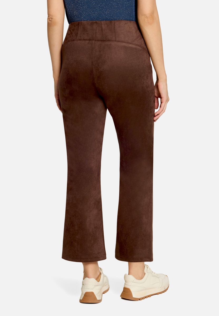 Verkürzte Hose aus Veloursleder-Imitat