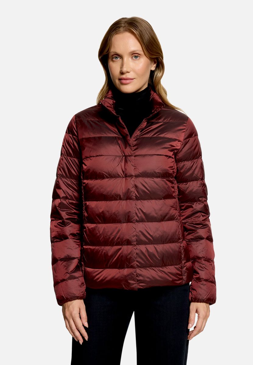 Gesteppte Daunenjacke mit Stehkragen