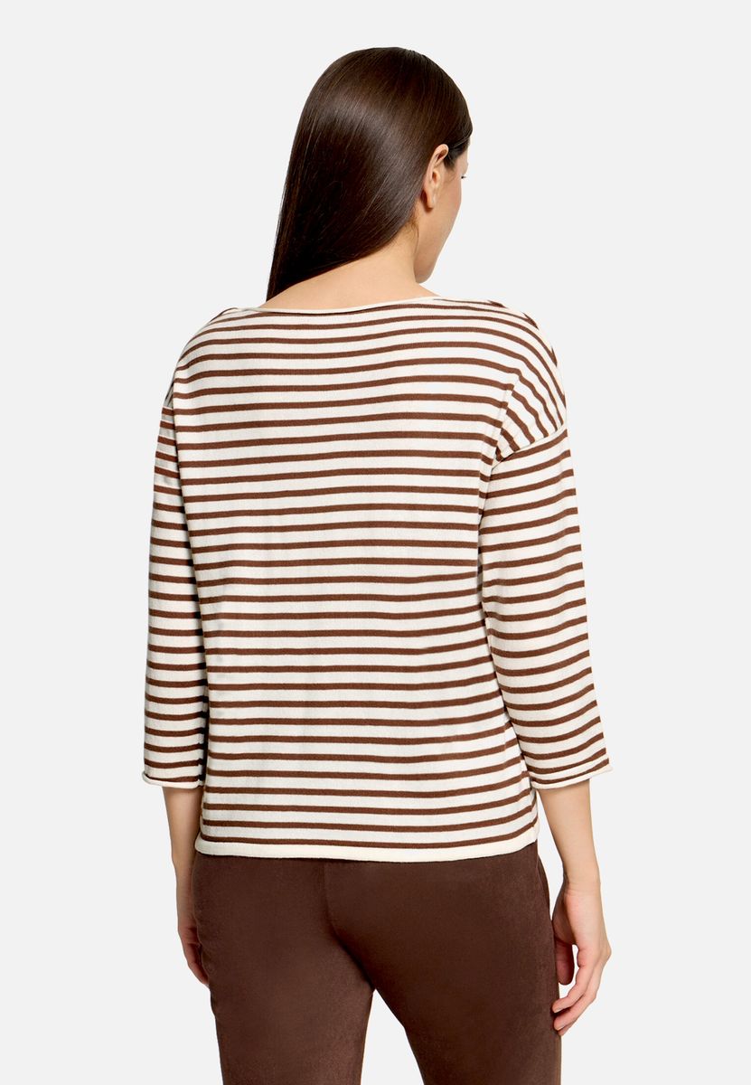 Gestreifter Strickpullover mit U-Boot Ausschnitt