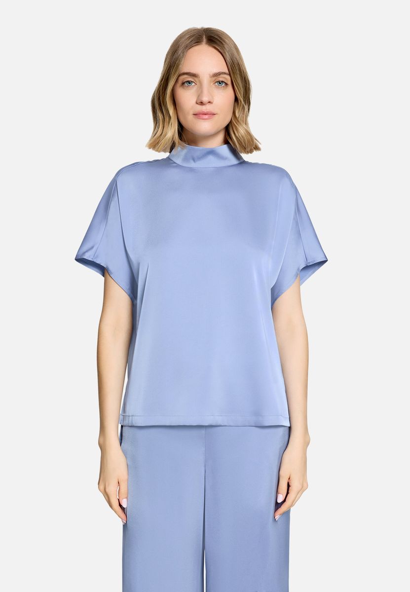 Elegante Satinbluse mit Stehkragen