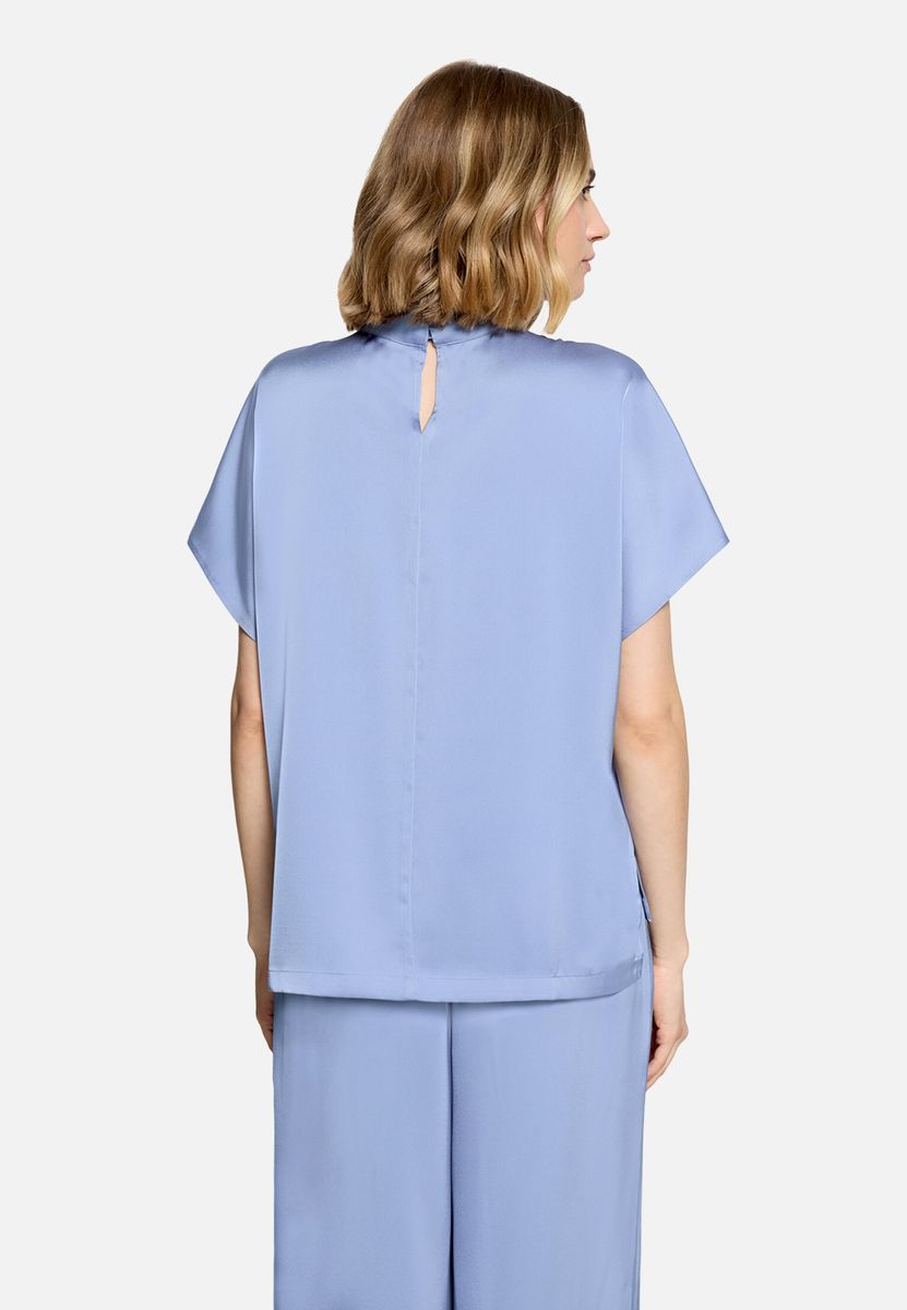 Elegante Satinbluse mit Stehkragen