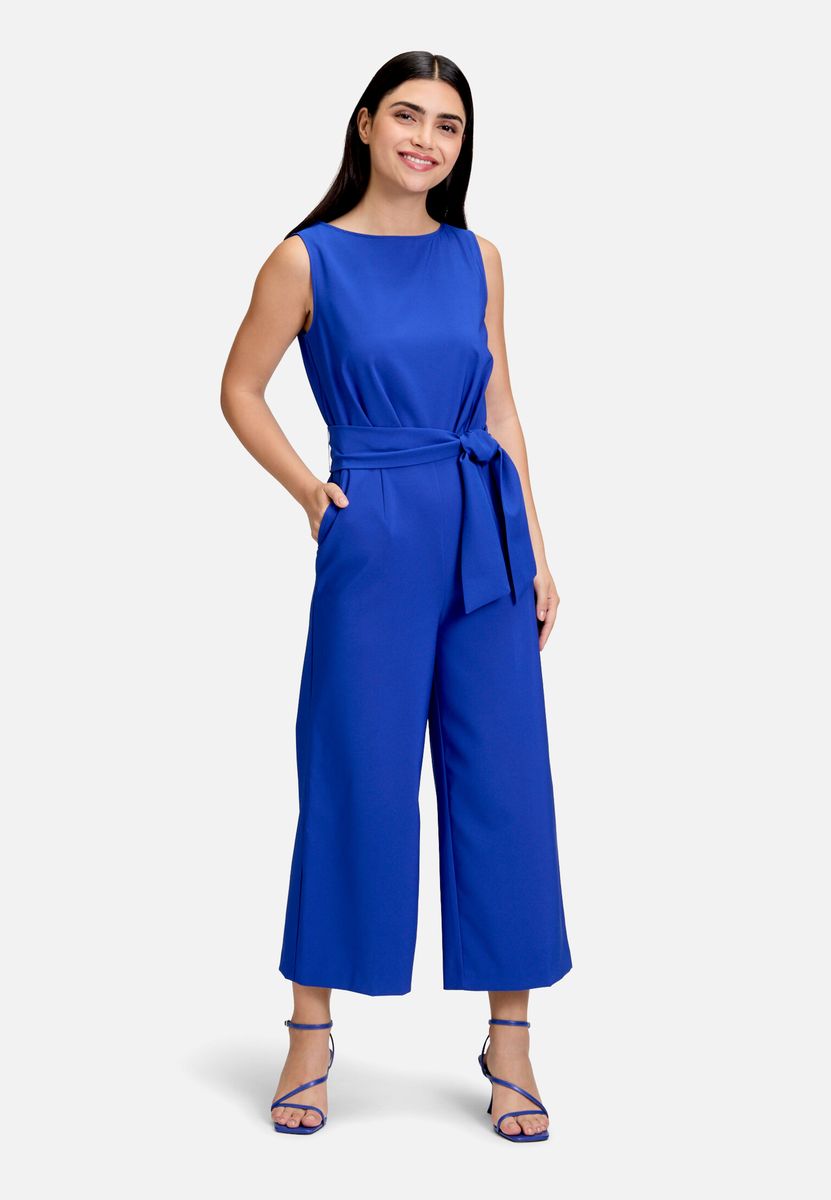 Eleganter ärmelloser Jumpsuit mit Gürtel