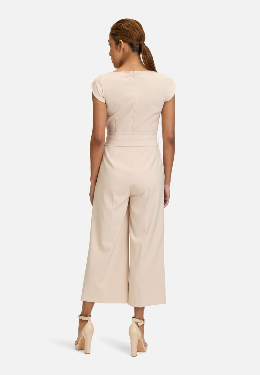 Eleganter Weitbein-Jumpsuit mit Gürtel