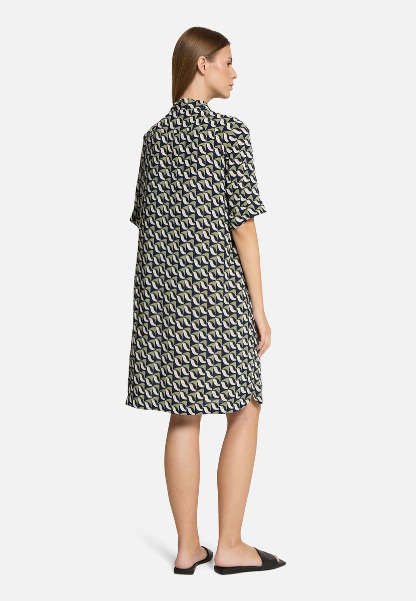 Hemdblusenkleid mit geometrischem Muster
