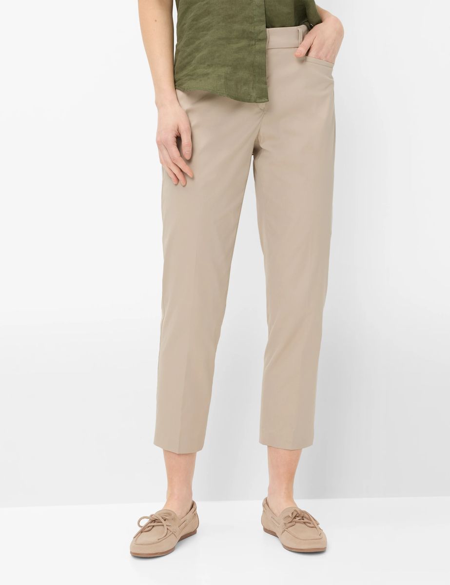 Leichte Chinos aus Baumwollmischung