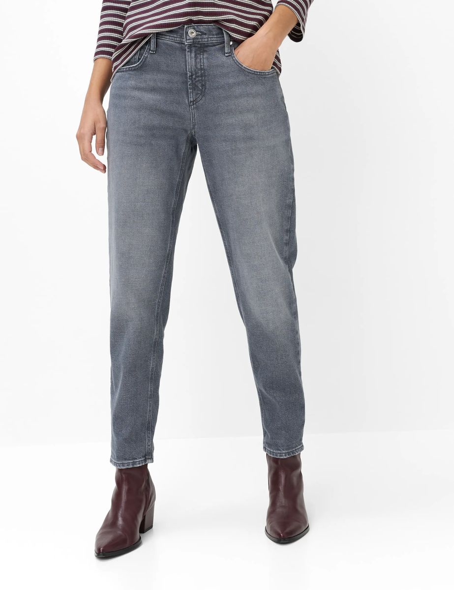 Tapered Five-Pocket Jeanshose