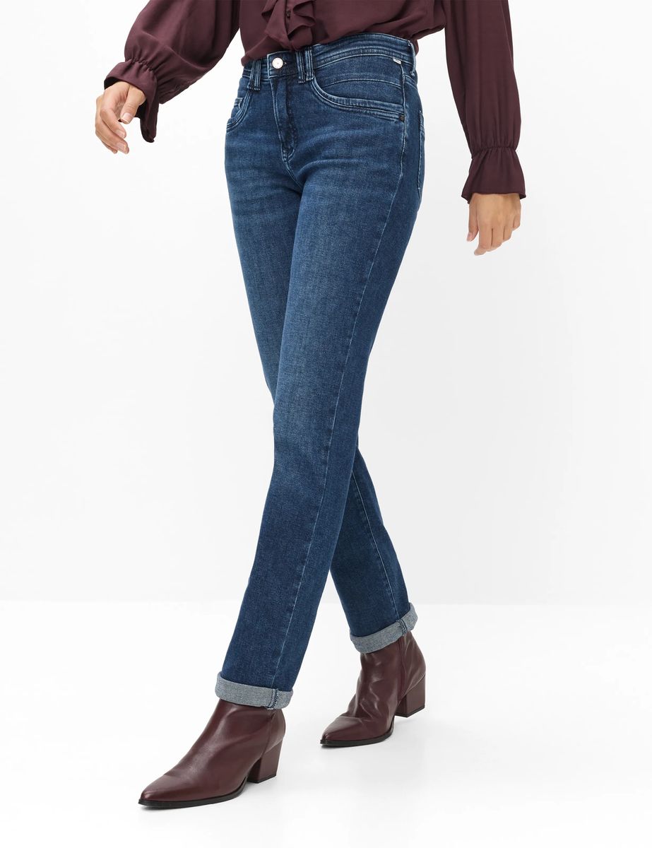 Klassische Jeans im Feminine Fit