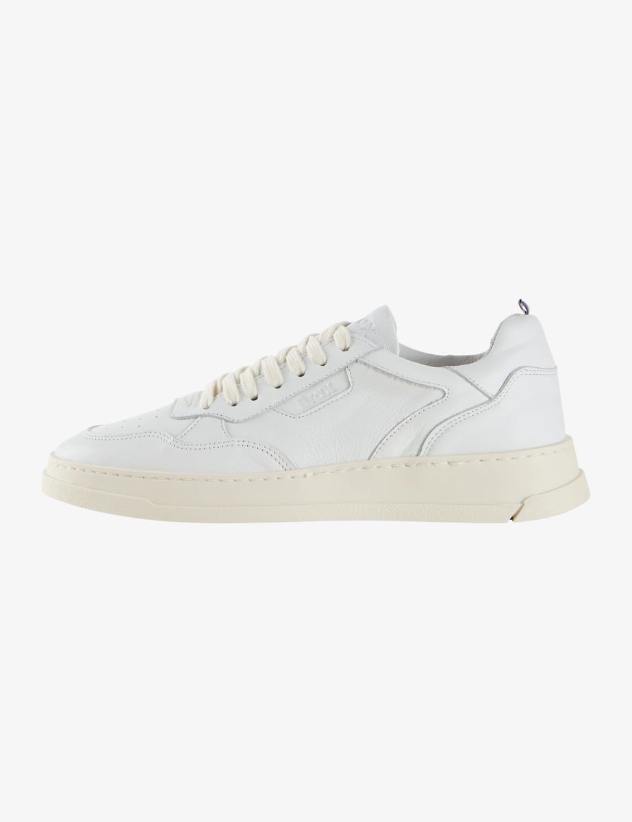 Minimalistische Leder-Low-Top-Sneaker