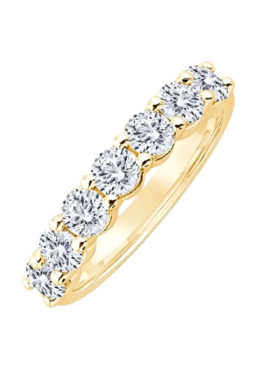 Ring mit sieben im Labor gezüchteten Diamanten