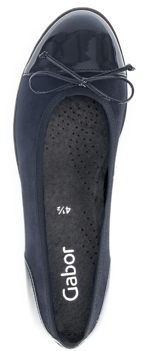 Ballerinas im Materialmix mit Schleife