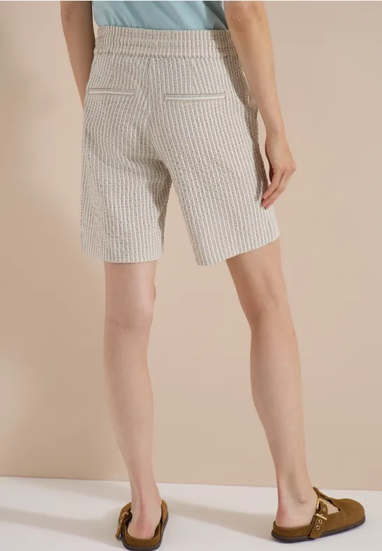 Gestreifte Weitbein-Seersucker-Shorts