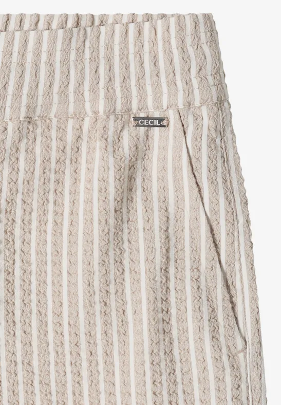 Gestreifte Weitbein-Seersucker-Shorts