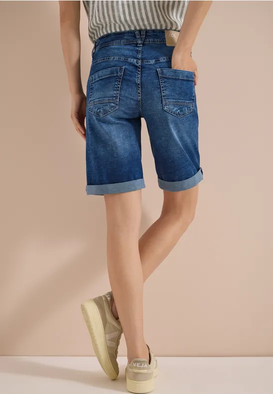 Lässige Jeansshorts mit schmalem Bein