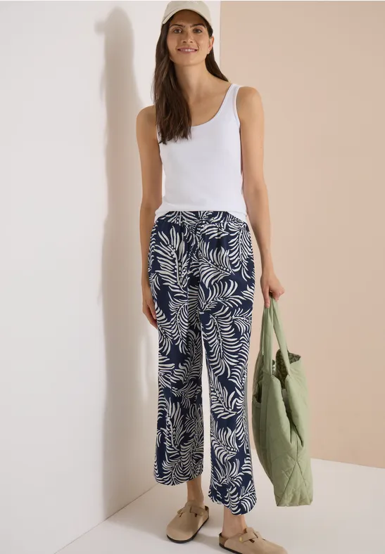 Weite Hose mit Blattmuster