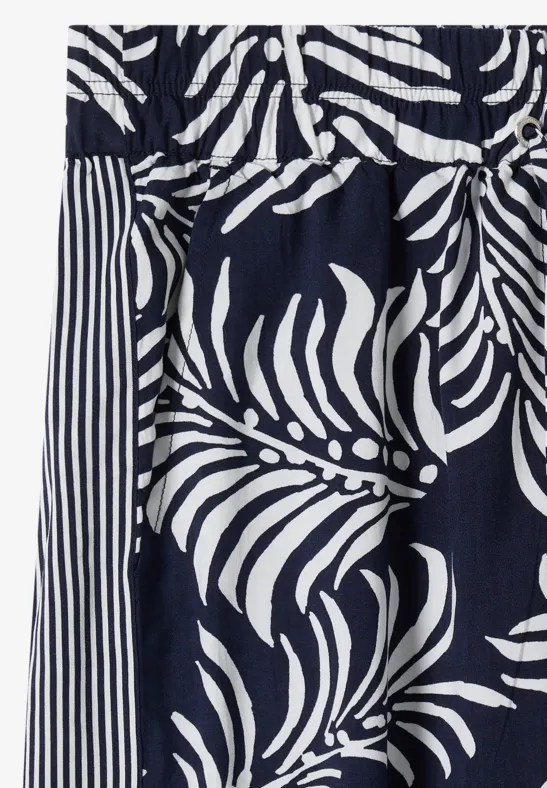 Weite Hose mit Blattmuster
