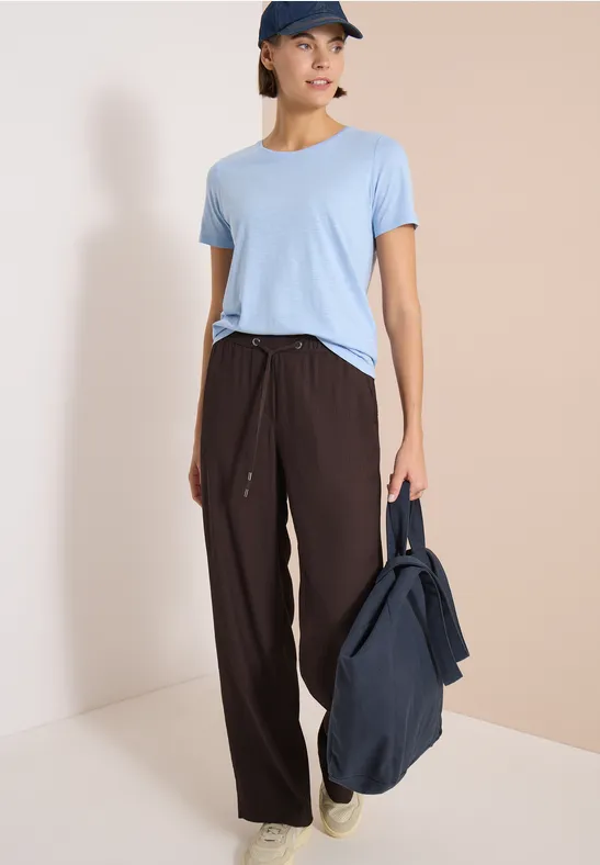 Strukturierte Hose mit weitem Bein