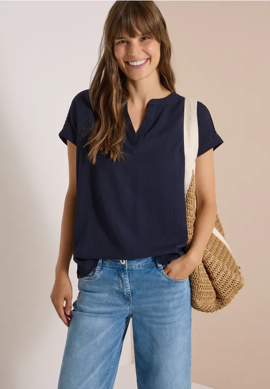 Strukturiertes Blusenshirt mit Schlitz-Ausschnitt