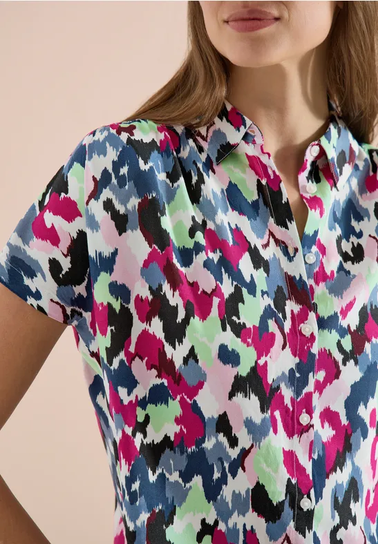 Kurzarm-Blusenshirt mit abstraktem Print