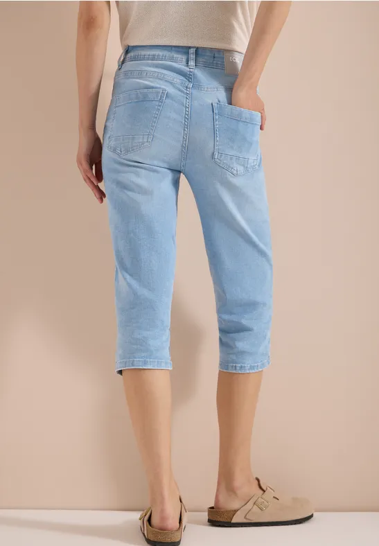 High Waist Slim Leg Capri-Jeans
