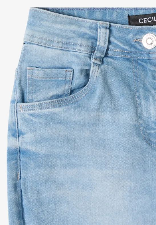 High Waist Slim Leg Capri-Jeans