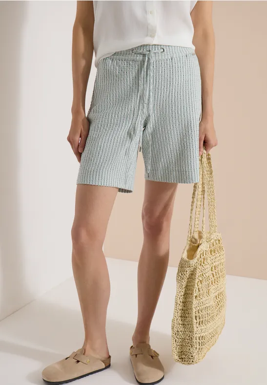 Gestreifte Seersucker-Shorts mit Weitem Bein
