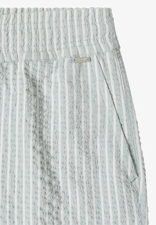 Gestreifte Seersucker-Shorts mit Weitem Bein