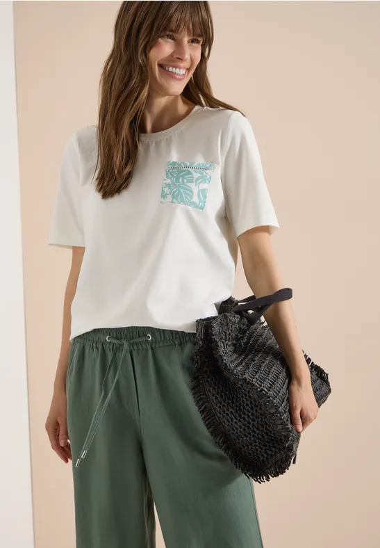 Lässiges Rundhals-T-Shirt mit gemusterter Tasche