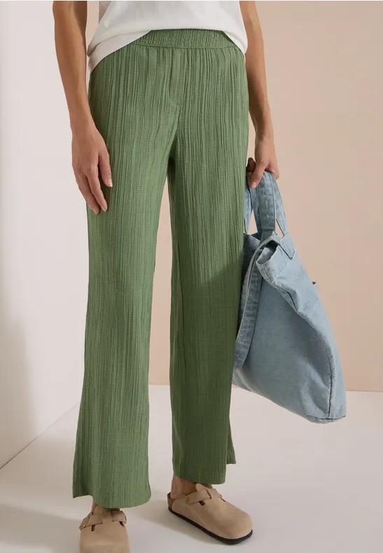Strukturierte Hose mit weitem Bein