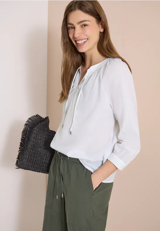 Lockeres Split-Neck-Top mit Bändern