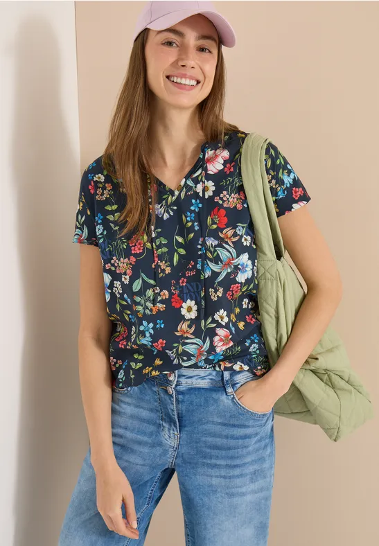 Kurzarmbluse mit Blumenprint und Strukturmix