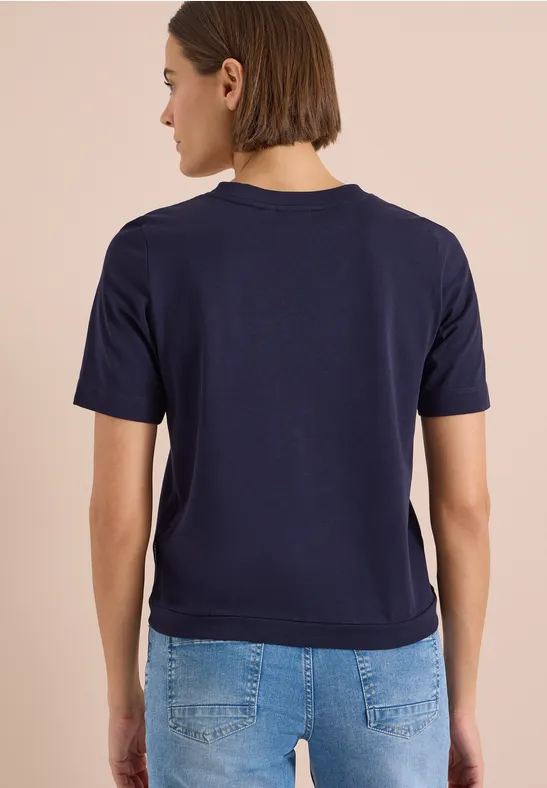 T-Shirt mit V-Ausschnitt und Grafik-Detail