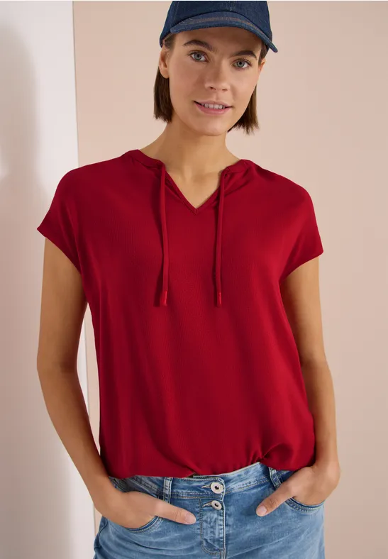 Kurzarm-Oberteil mit Split-Neck Materialmix