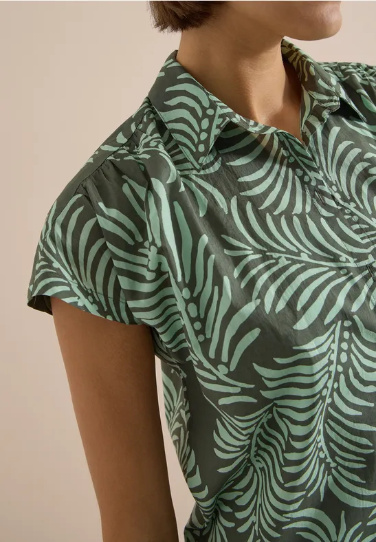 Kurzärmlige Hemdbluse mit Blätterprint