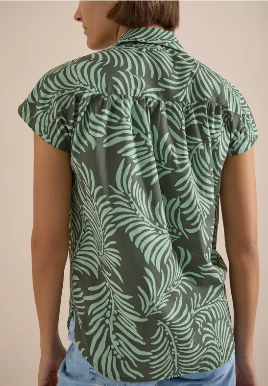 Kurzärmlige Hemdbluse mit Blätterprint