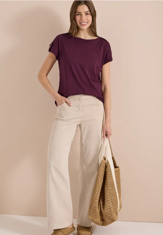 Kurzarmshirt mit Schnallendetails an der Schulter