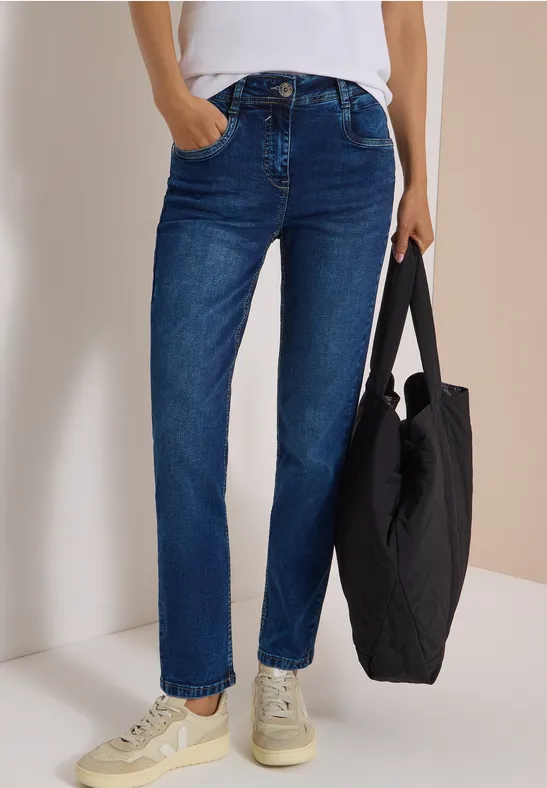 High-Waist Slim-Leg Denim-Jeans
