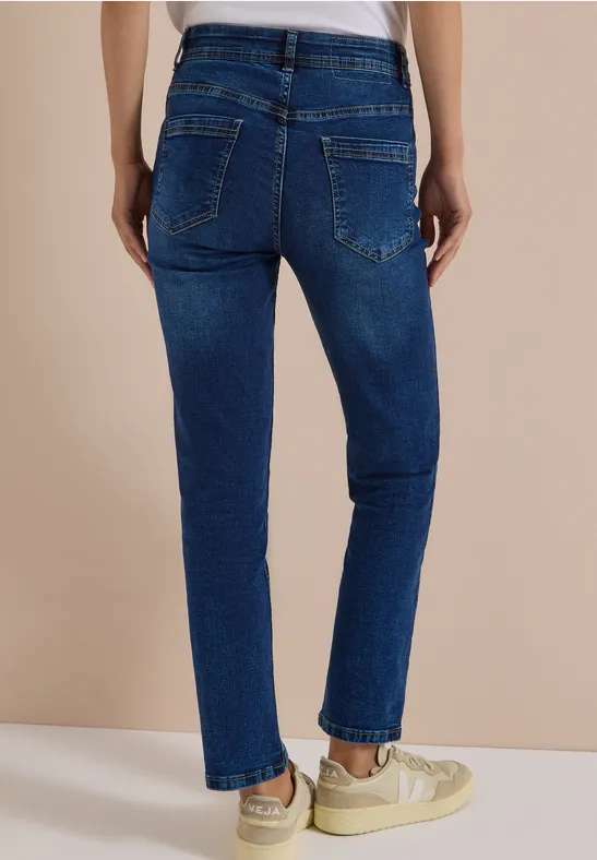 High-Waist Slim-Leg Denim-Jeans