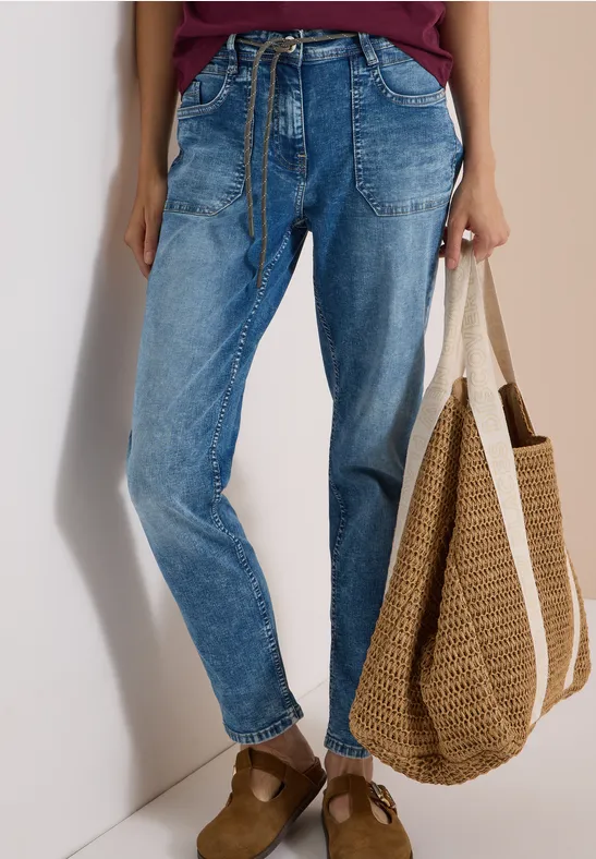 Slim Leg Casual Fit Jeans