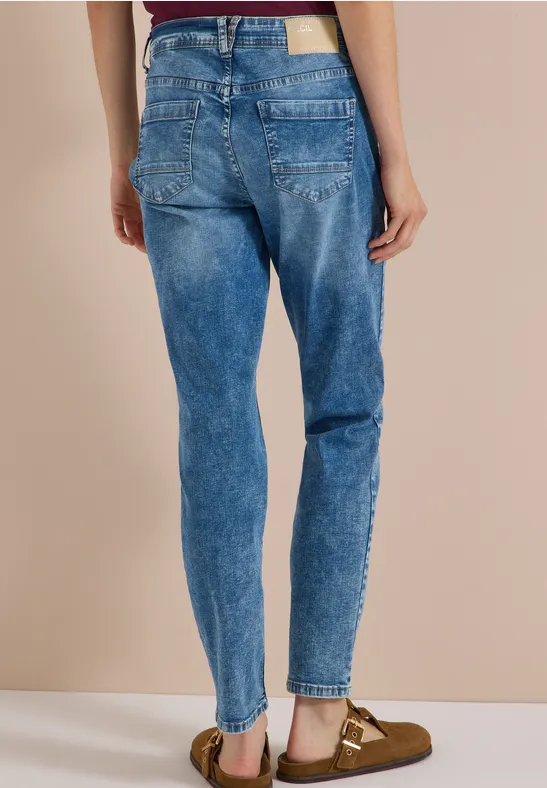Slim Leg Casual Fit Jeans