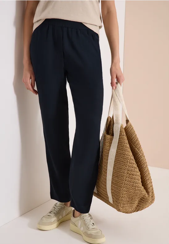 Leichte strukturierte Tapered-Hose
