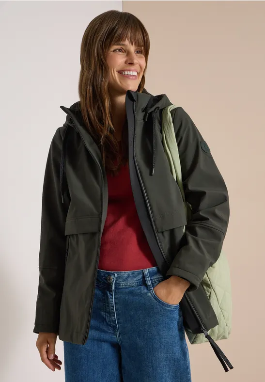 Funktionale Softshelljacke mit Kapuze