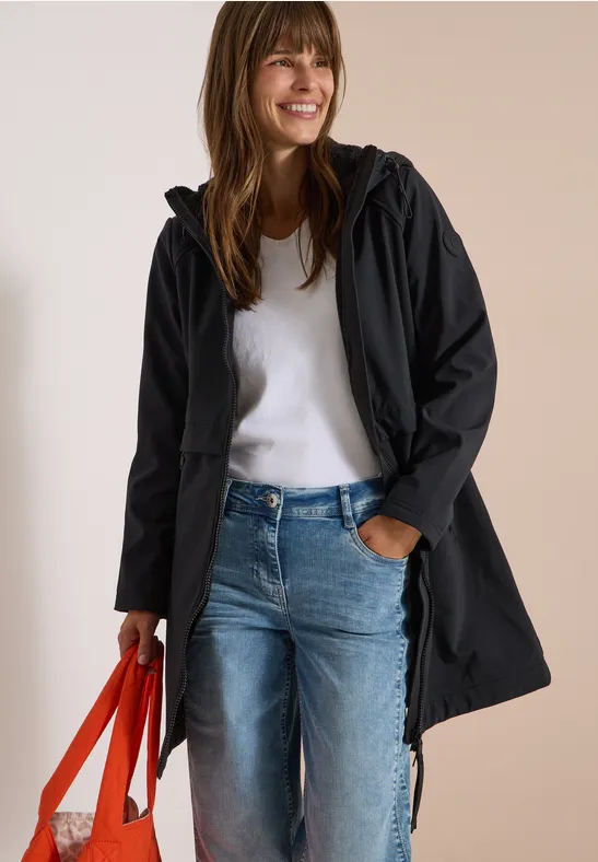 Sportlicher Softshell-Parka mit Kapuze