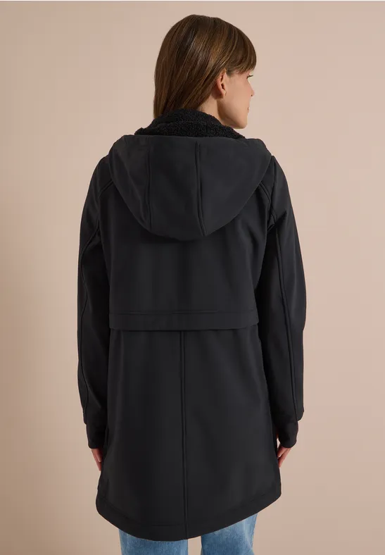 Sportlicher Softshell-Parka mit Kapuze