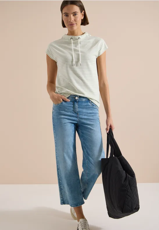 Gestreiftes Strukturshirt mit Funnel Neck