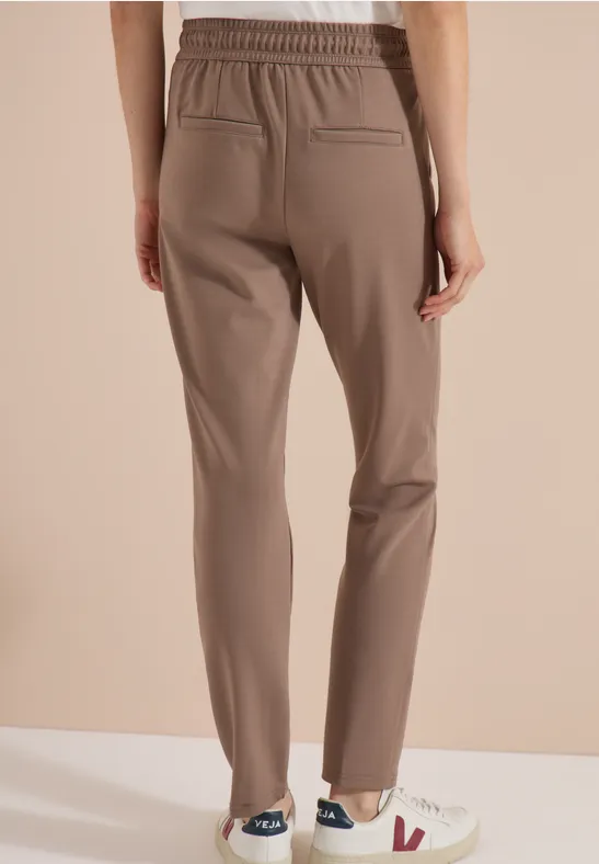 Lässige Jerseyhose mit mittlerem Bund