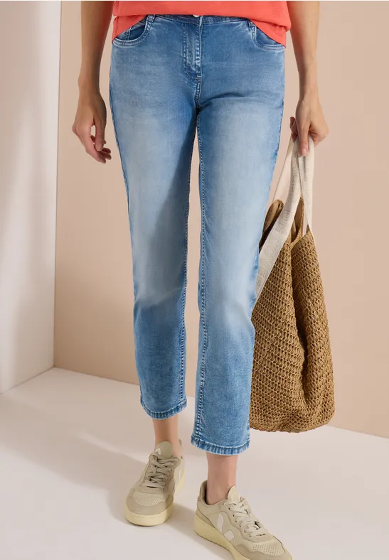 Straight Leg Jeans im Casual Fit