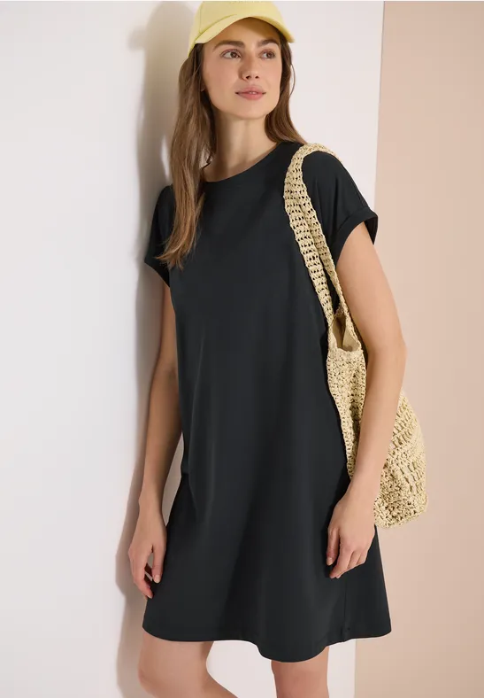 Minimalistisches T-Shirt-Kleid aus Jersey
