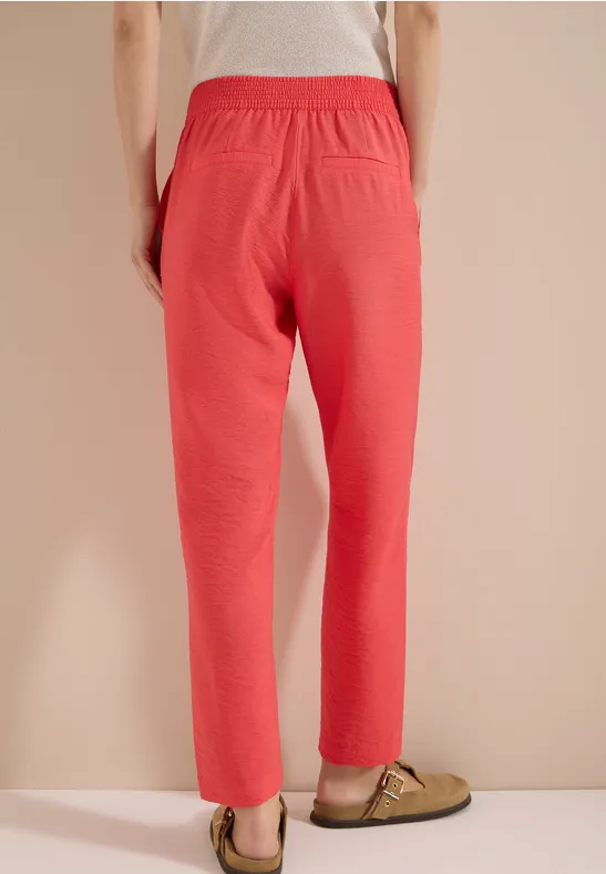 Strukturierte Loose-Fit Hose schmalem Bein
