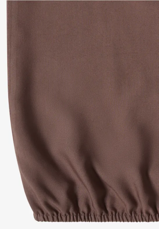 Ärmelloses Blusentop mit Split-Neck