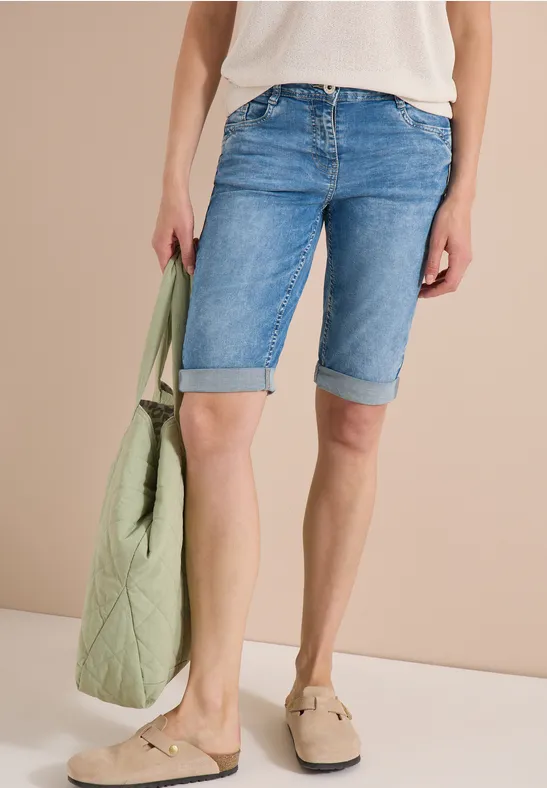 Schmale High-Waist Denim Shorts